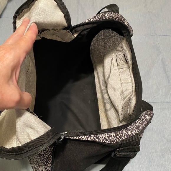 Adidas Gym Bag - Picture 7 of 9